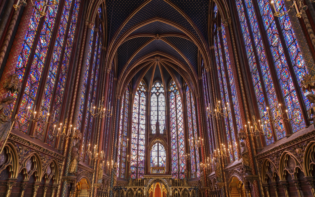パリで最も美しいステンドグラス「サントシャペル教会」見所ガイド