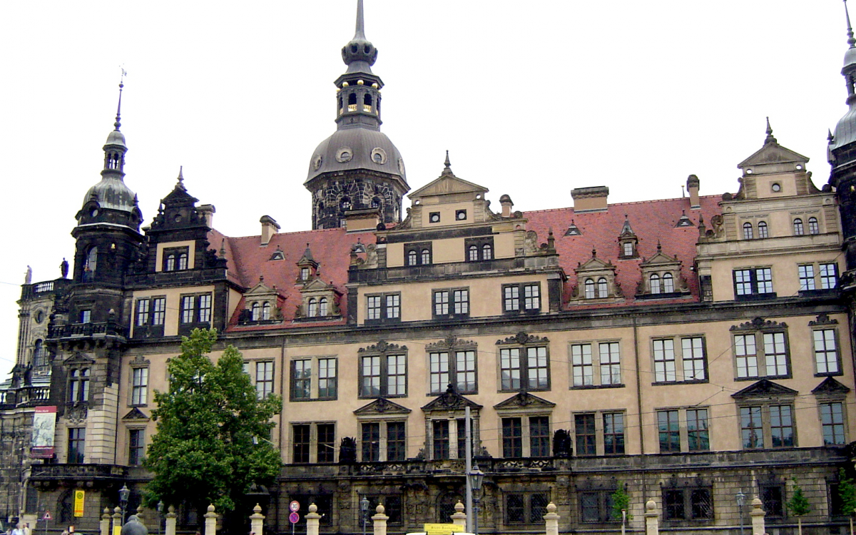 ビンテージドイツドレスデン 3D214D2A3E29419C9331608858DA00