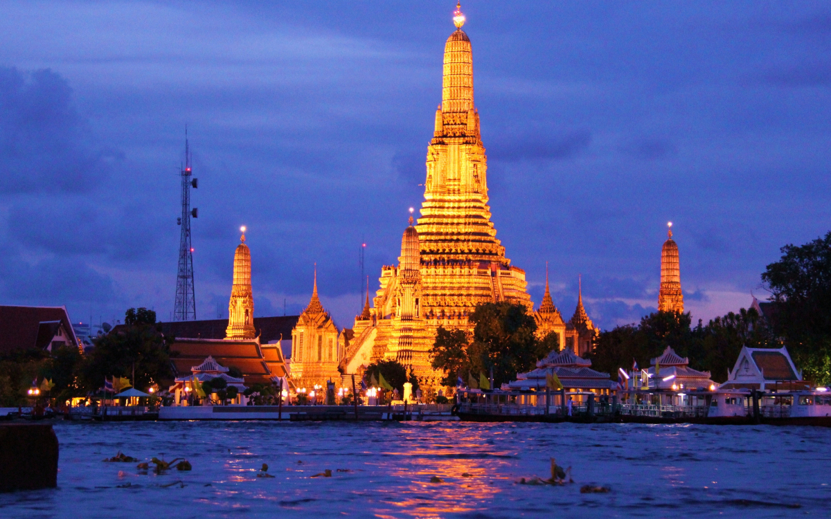 神々の美しい指紋！タイ・バンコクの聖なるタワー「暁の寺」 | タイ | トラベルjp 旅行ガイド