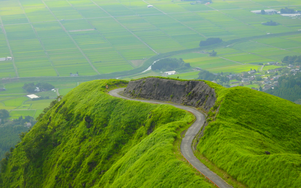 まさに天空の絶景！阿蘇ラピュタの道が美しすぎる！ | 熊本県