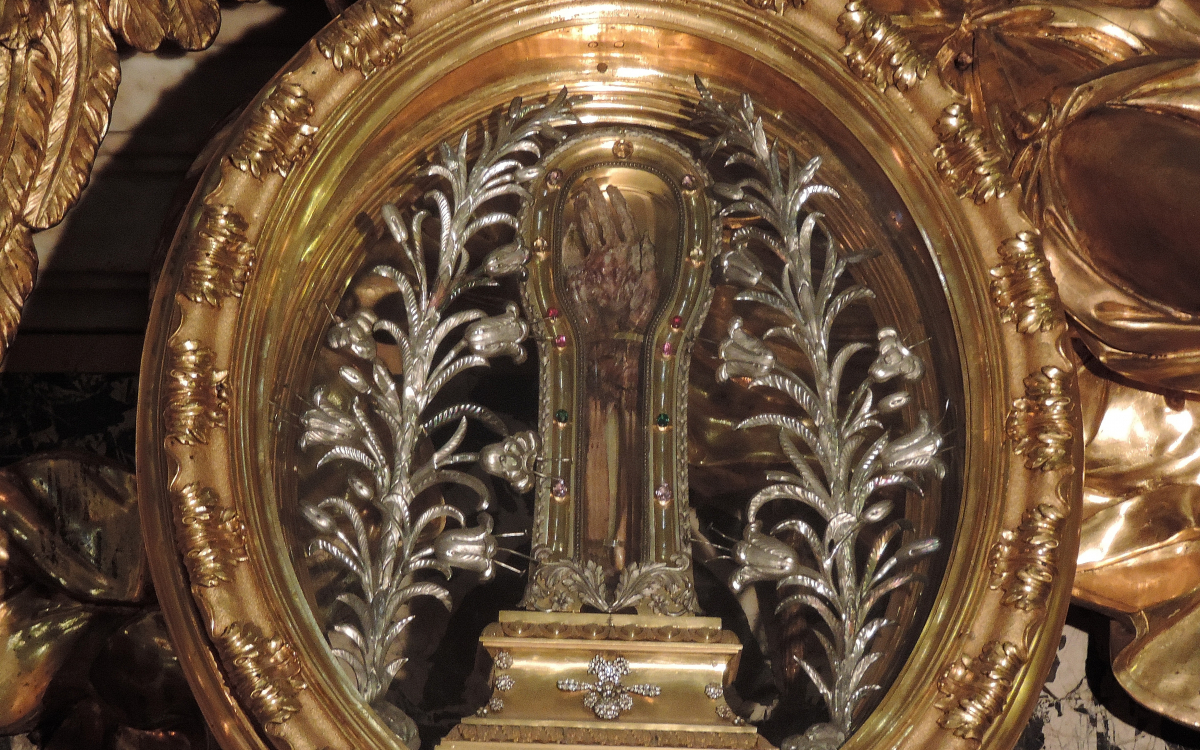 ザビエルの右腕が！？美しい天井画が圧巻のイタリア「ジェズ教会