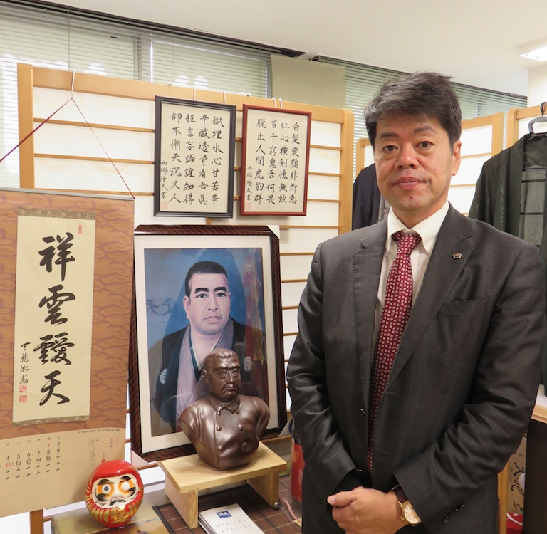 西郷隆盛の曾孫、西郷隆文の書、オーダー額装付き。 歴史好きにお勧め！西郷隆盛の子孫に会える鹿児島「K10カフェ