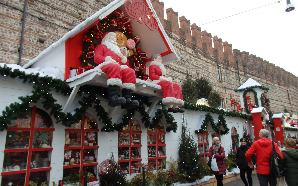イタリアの愛とロマンの町「ヴェローナ」で楽しむクリスマスマーケット イタリアの愛とロマンの町「ヴェローナ」で楽しむクリスマスマーケット