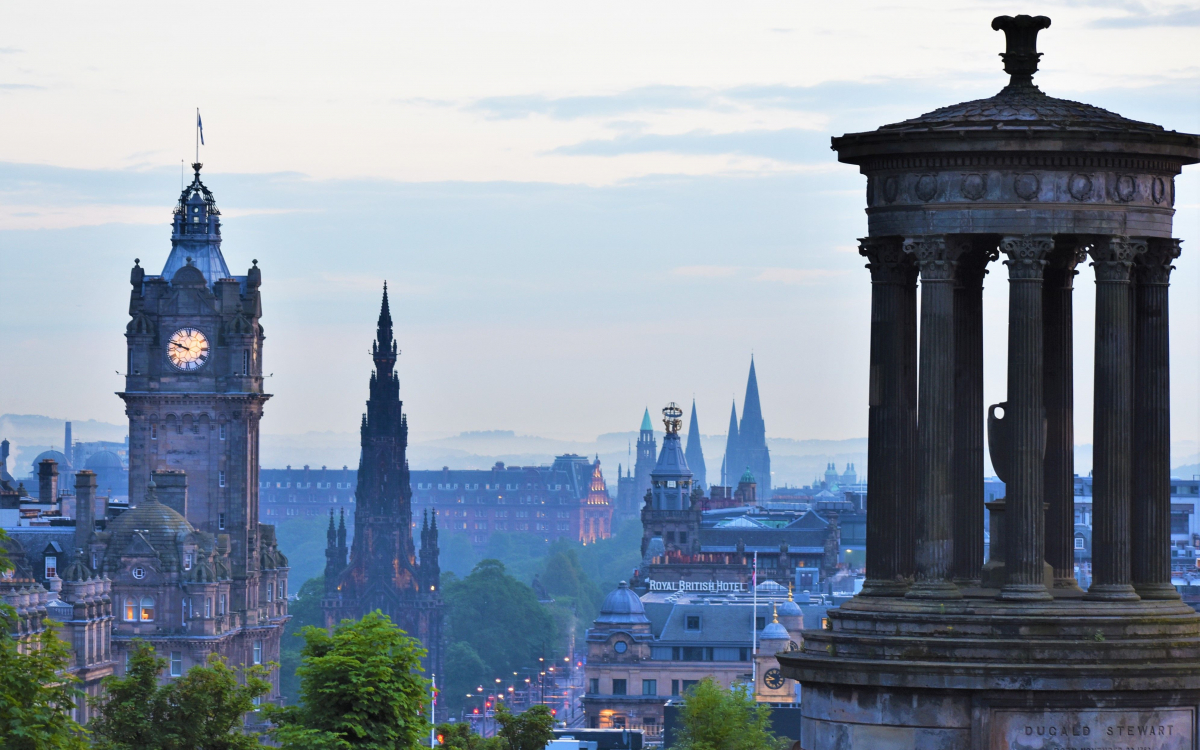 1979年冬エディンバラ写真 PrincesStreetからカールトンヒルを望む 1979年冬エディンバラ写真 PrincesStreetからカールトンヒルを望む