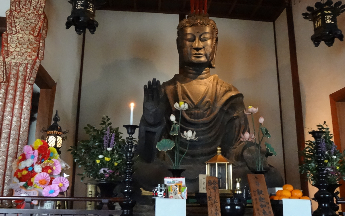 日本最古の仏像「飛鳥大仏」は必見！奈良明日香村「飛鳥寺」 | 奈良県