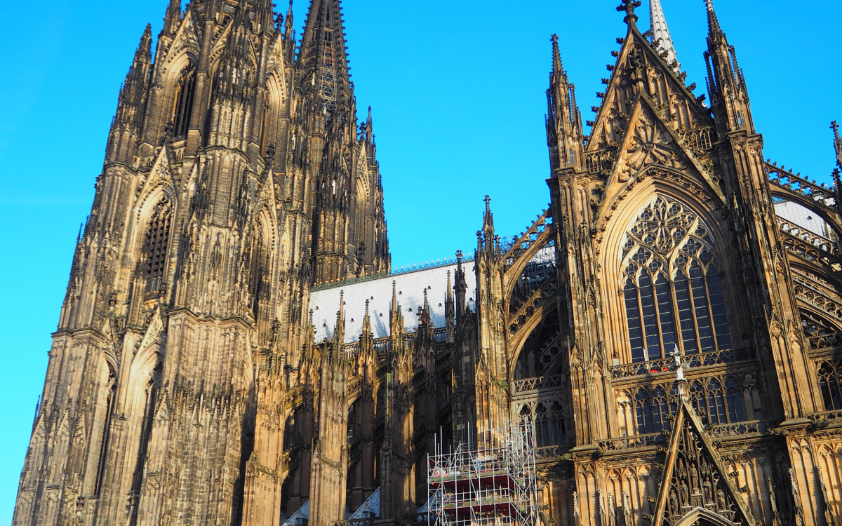 タワーと宝物館と併せて3度感動！世界遺産「ケルン大聖堂」 | ドイツ
