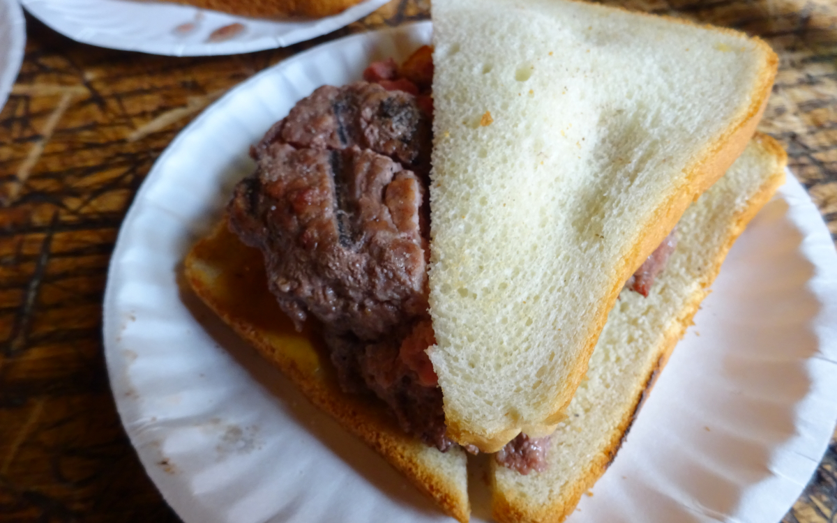 元祖ハンバーガーを食べよう！コネチカット州「ルイスランチ