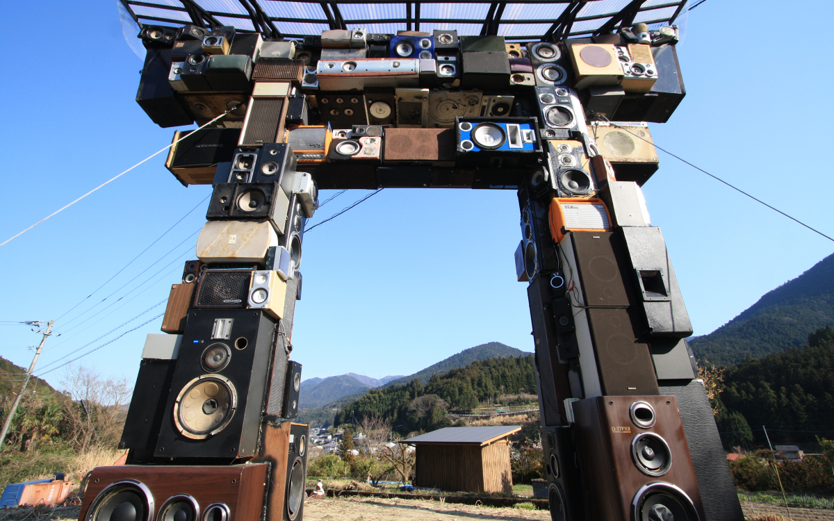 鳥居ステージ This is カラオケ鳥居！徳島の神山町に新名所が完成 | 徳島県