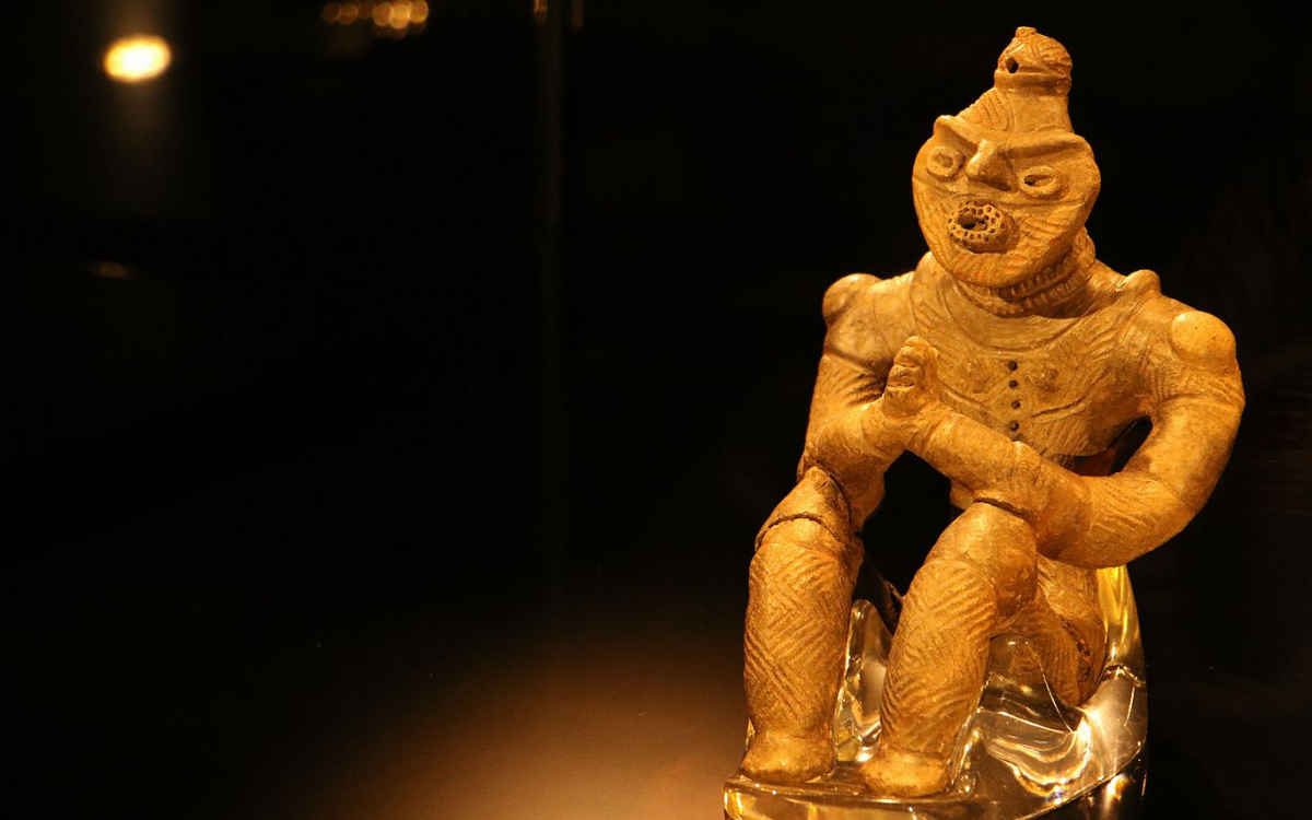 八戸市・是川縄文館で国宝の合掌土偶と縄文人の指紋、多数の遮光器土偶