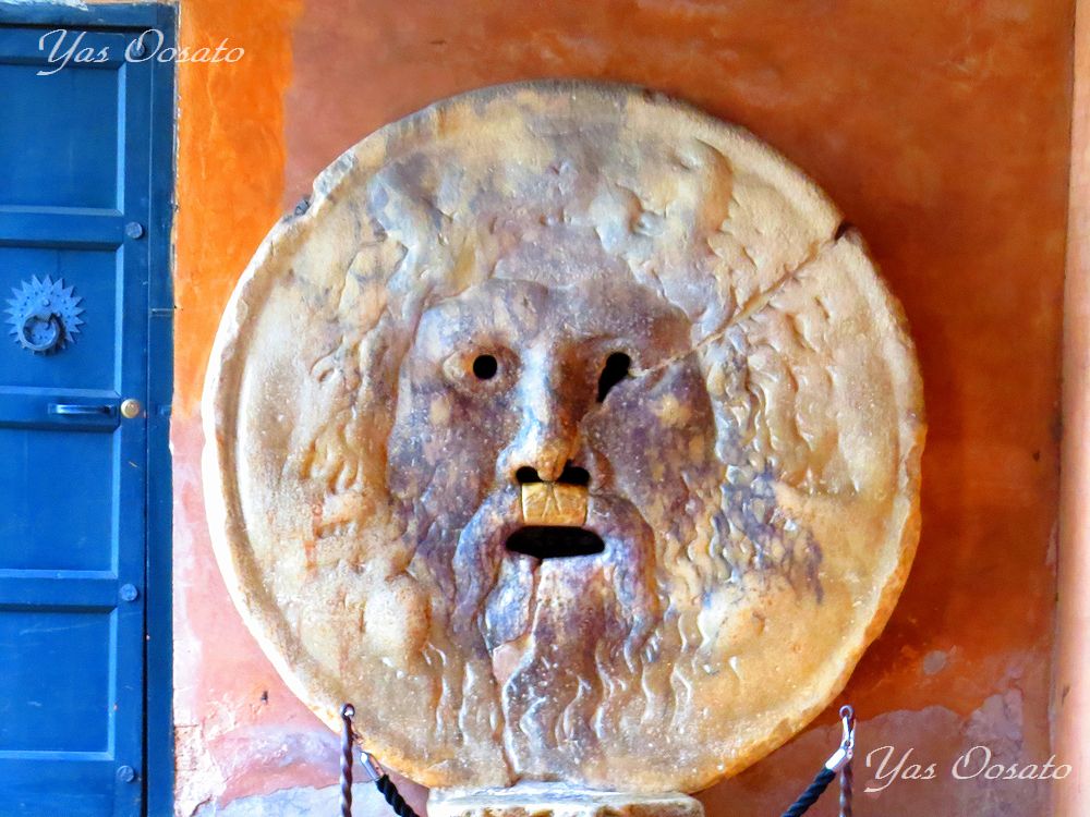 ローマで真実の口に手を！サンタマリアインコスメディン教会