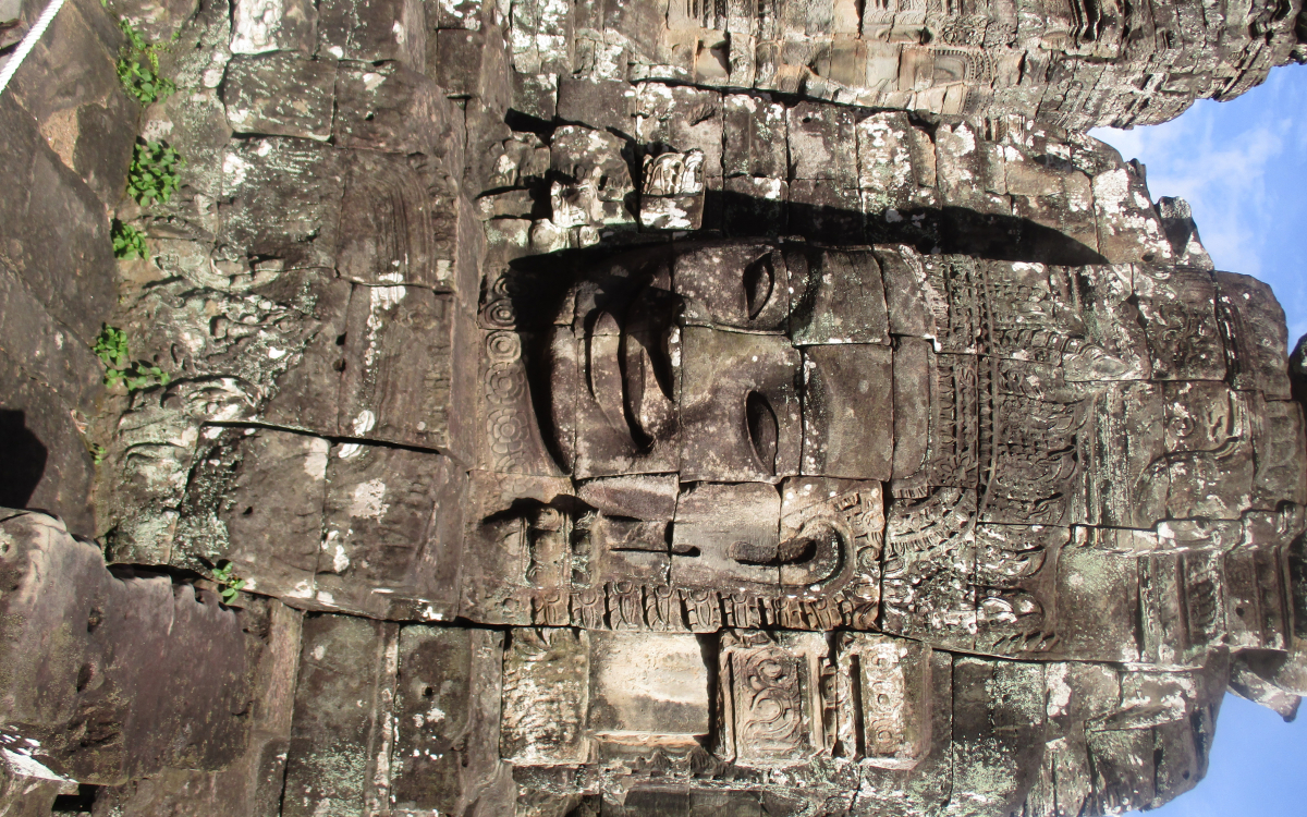 世界遺産・超巨大遺跡「アンコール・トム」バイヨン寺院を行く