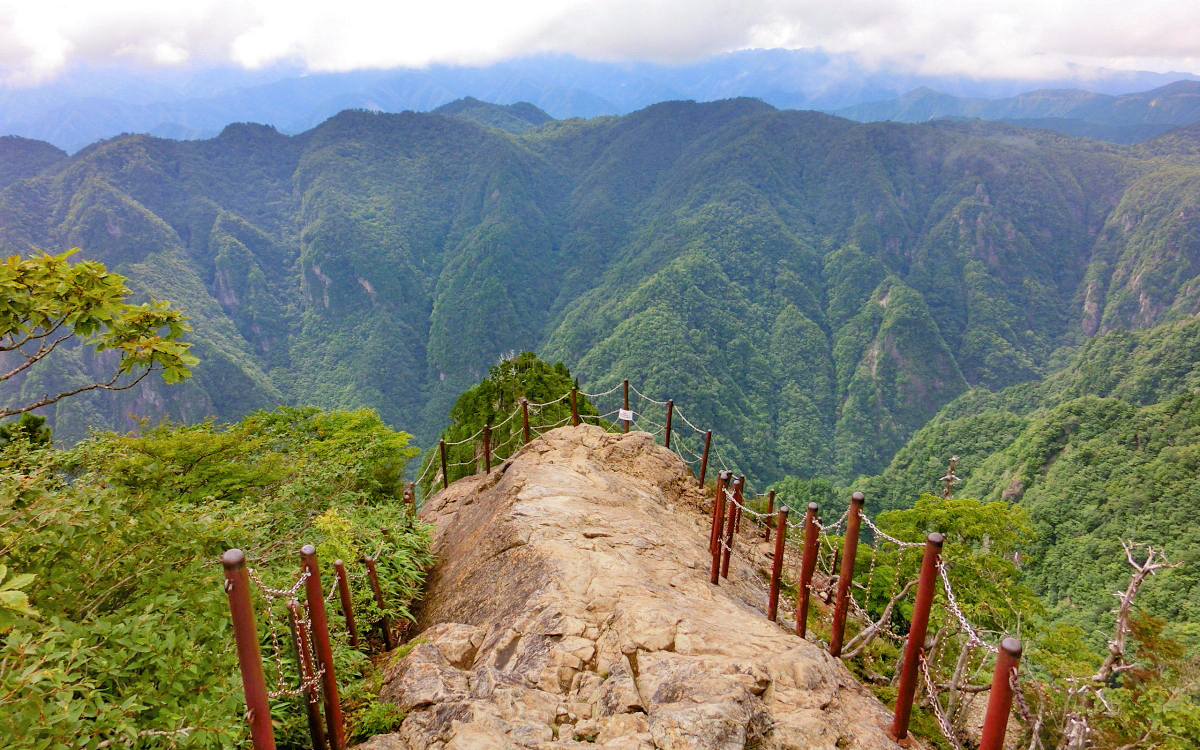 近畿の屋根・奈良県「大台ヶ原」で真夏の涼とスリルを満喫！ | 奈良県