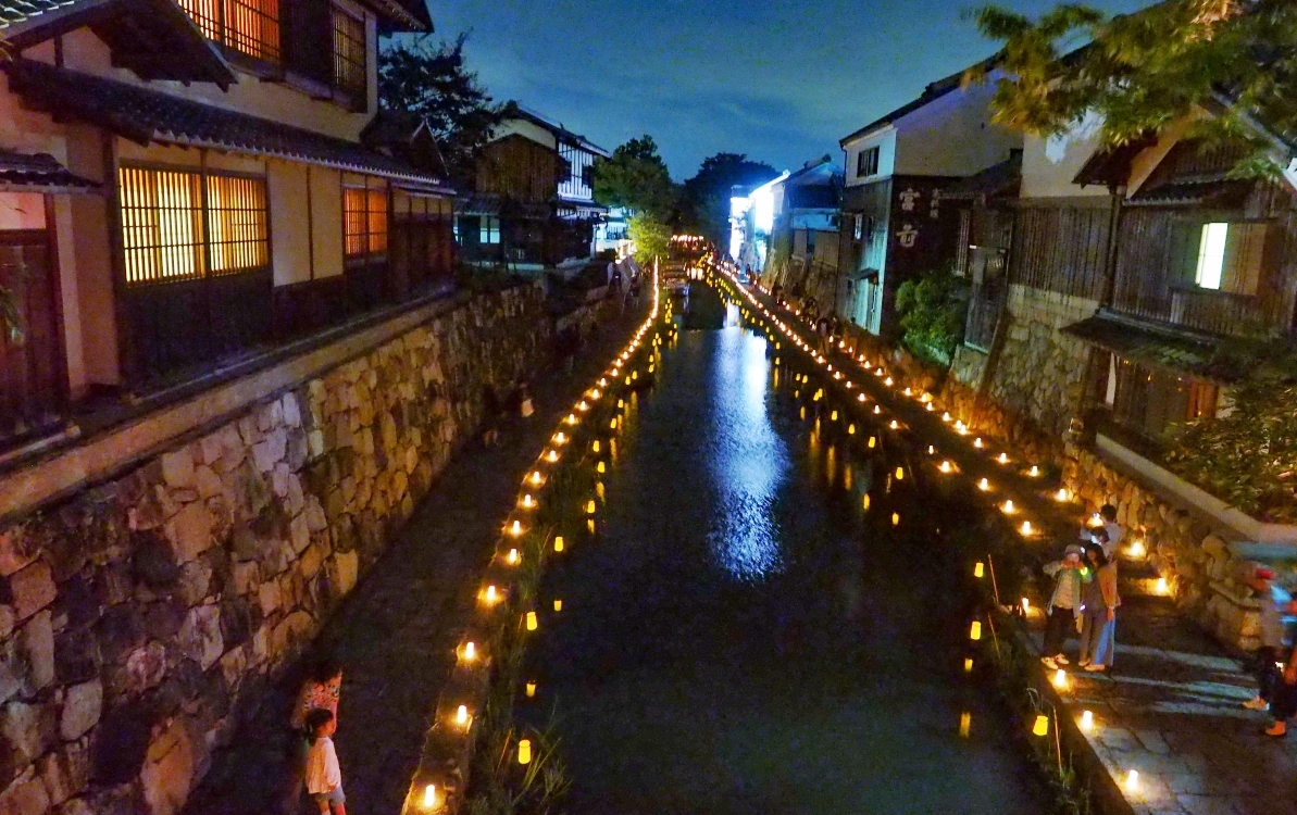 滋賀・近江八幡「八幡堀まつり」で夜景と水面の灯りを楽しもう