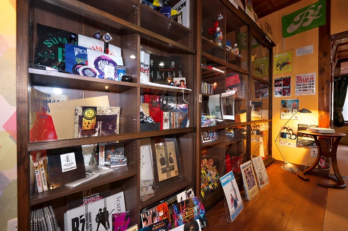 B'zファン注目！ファンクラブルームが新規改装オープン | 岡山県