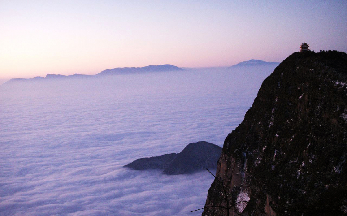 気分は天上人！中国世界遺産「峨眉山」で味わう極上の雲海テラス