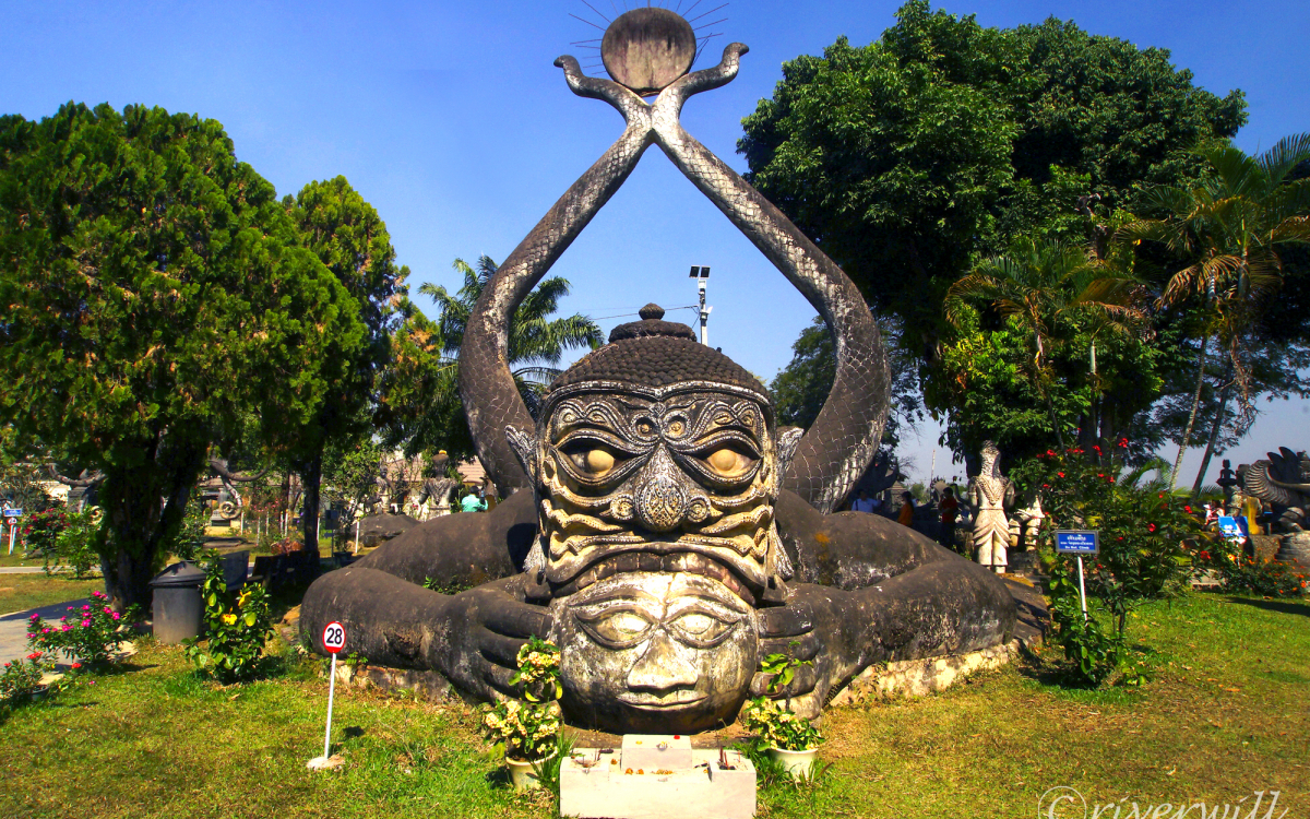 何このカオスな新世界！ラオスのとんでもブッダパーク | ラオス
