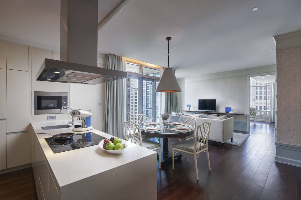 �o���R�N�̃z�e���I�сF�h���{�݂̓������`�F�b�N