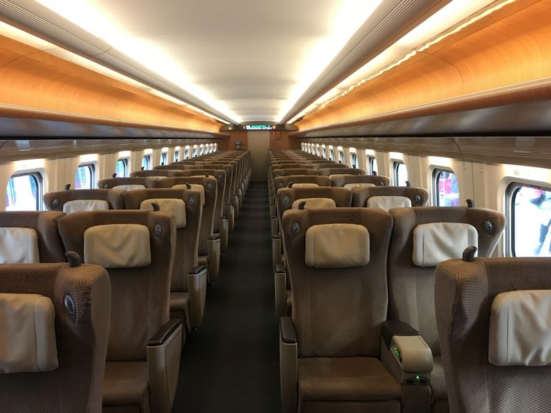 新幹線のグリーン車 設備は 料金は 普通車との違いはココ トラベルjp 旅行ガイド 新幹線のグリーン車 設備は 料金は 普通車との違いはココ トラベルjp 旅行ガイド