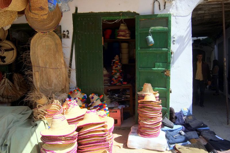 モロッコ旅行の持ち物は？必需品からあると便利なもの、服装など徹底解説！