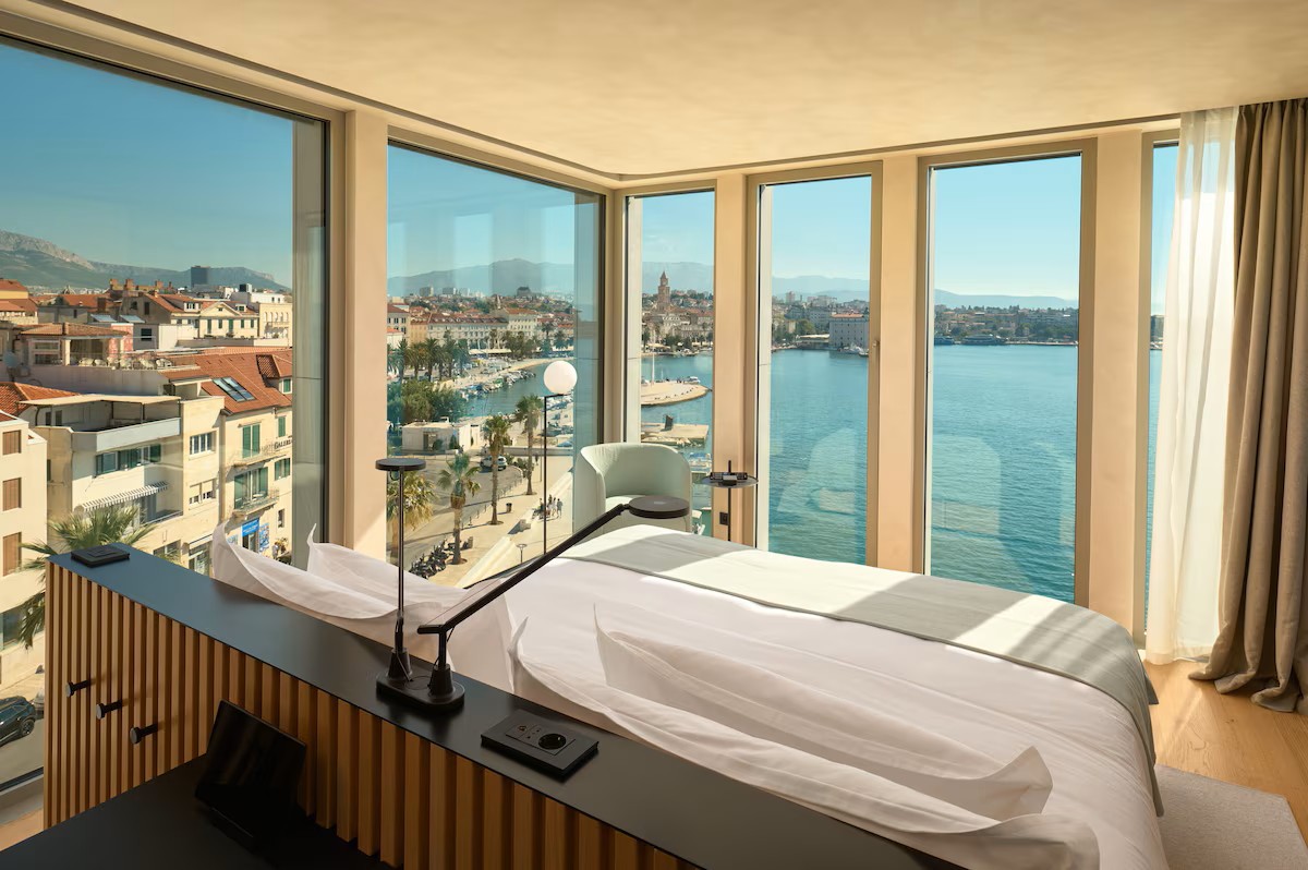 9��-�z�e�� �A���o�T�_�[