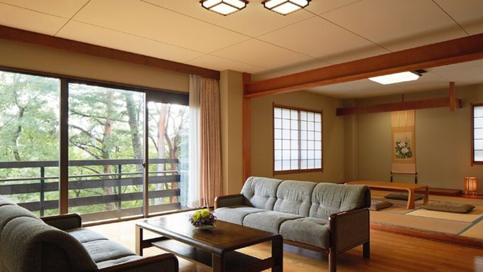 12�D�z�e�����t�H�[���C�P��