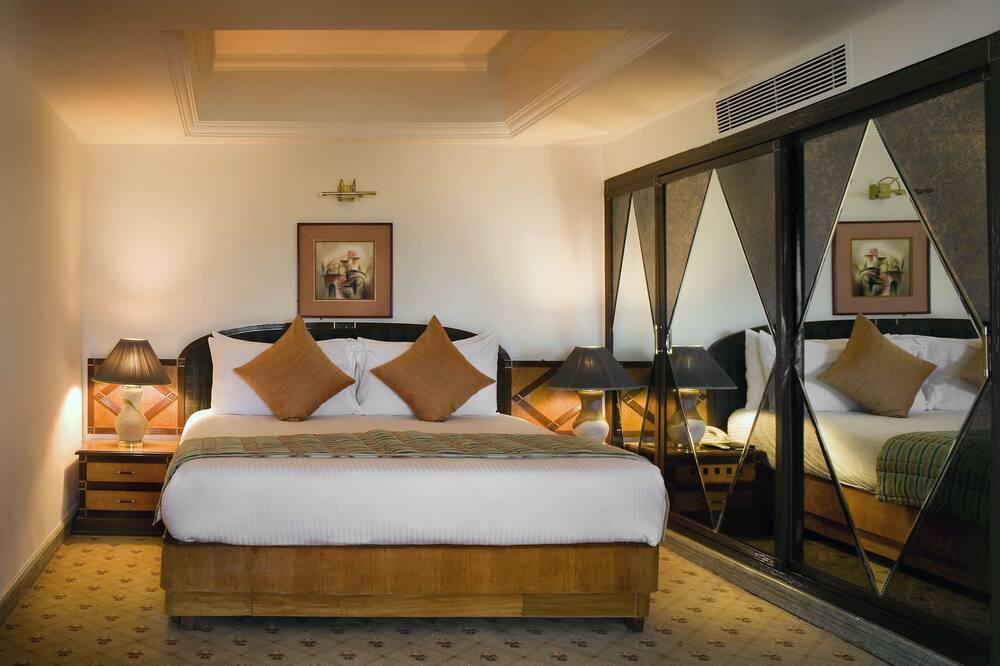 4��-�U �X���� �j���[ �f���[