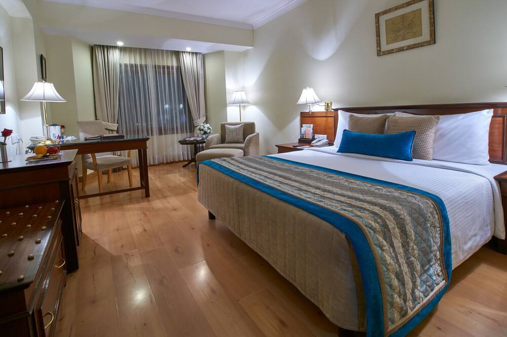 12��-�W�F�C�s�[ ���@�T���g �R���`�l���^��