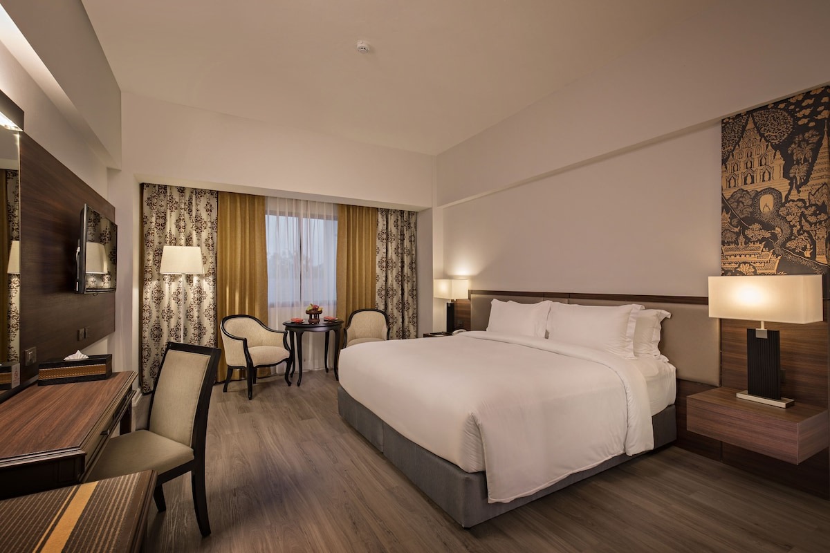 11��-�U�E�w���e�[�W�E�`�F�����C�E�z�e���E�A���h�E�R���x���V����