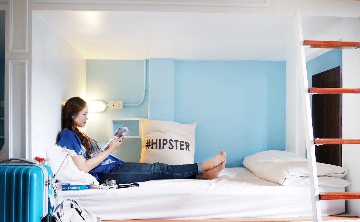 10��-�����V�[ �z�X�e��