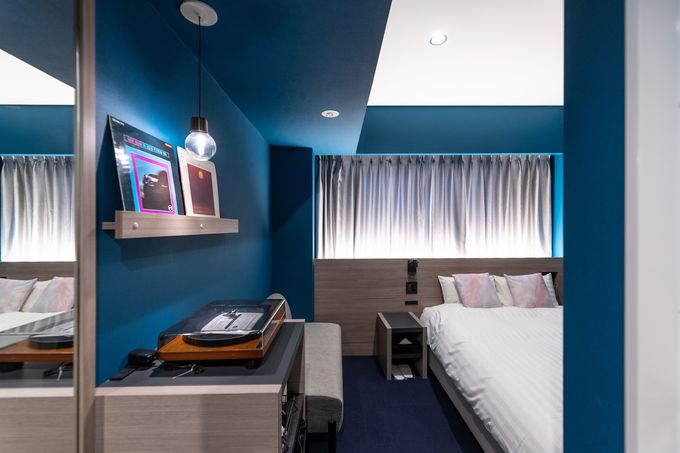 6DHOTEL SHE, OSAKA^ٓVw