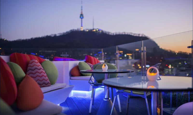 �\�E���Ńo�[�̂���z�e��10�I ��i��������o�[���I