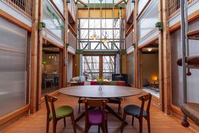 ߐ{ŖIAirbnbŗ\ł邨10I̋LTlC