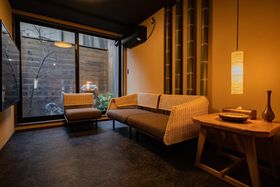 Ŗ悤IAirbnbŗ\ł邨20I̋LTlC