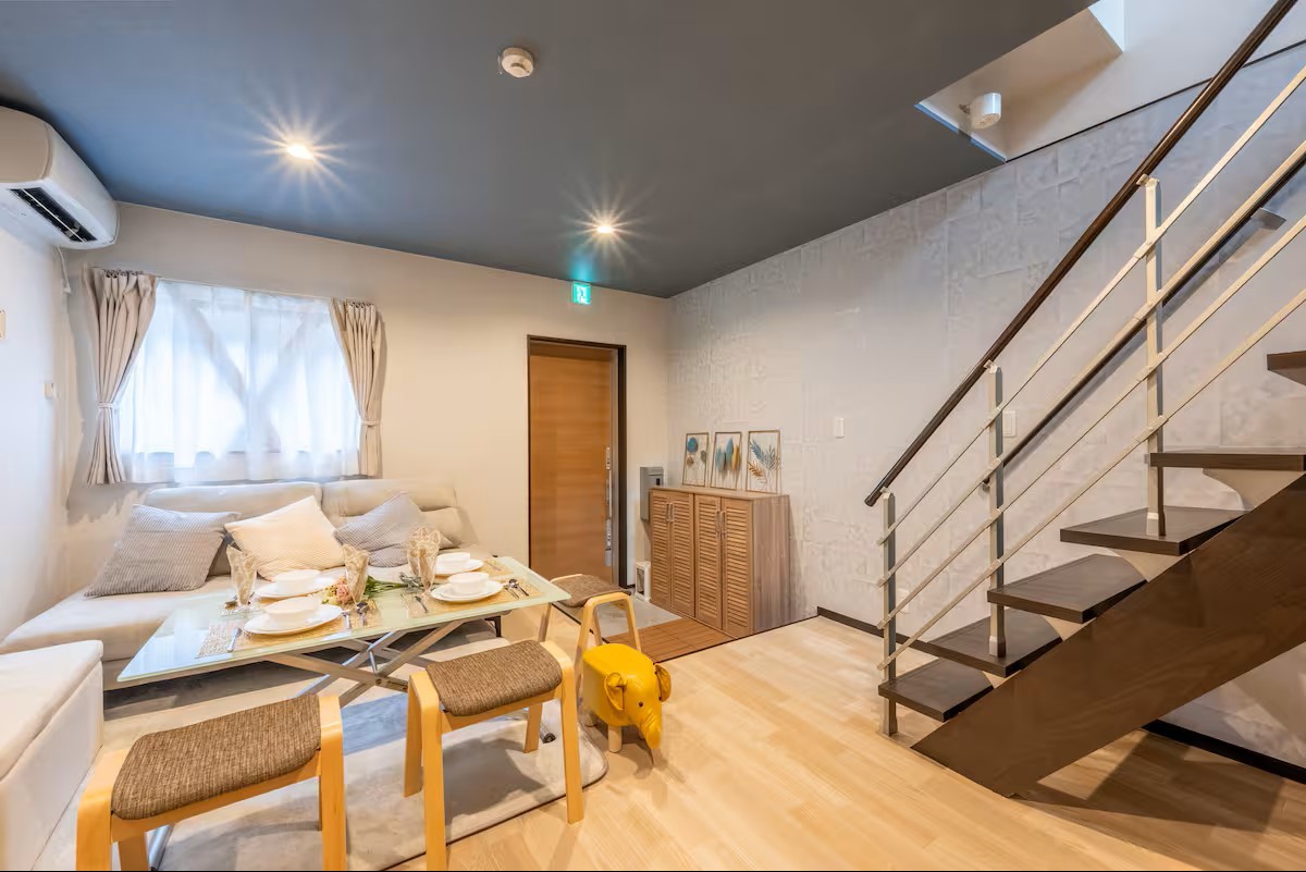 8�D�ݔ�����i���[�� �ő�7���l�܂ŏh��OK�^���s