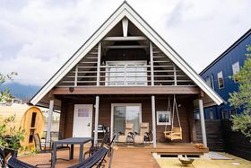 �֐��n���Ń��O�n�E�X�ɔ��܂�IAirbnb�ŗ\��ł��閯���{��10�I�̋L���T���l�C��