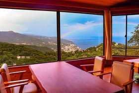 �É����ŃR�e�[�W�ɔ��܂�IAirbnb�ŗ\��ł��閯���{��10�I�̋L���T���l�C��