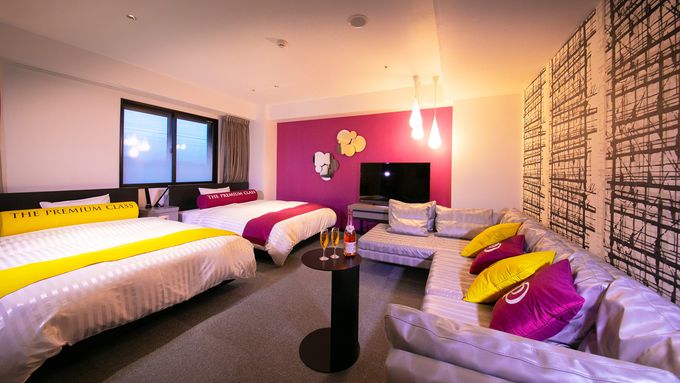 4�D�s��O���[���z�e���^�s��s