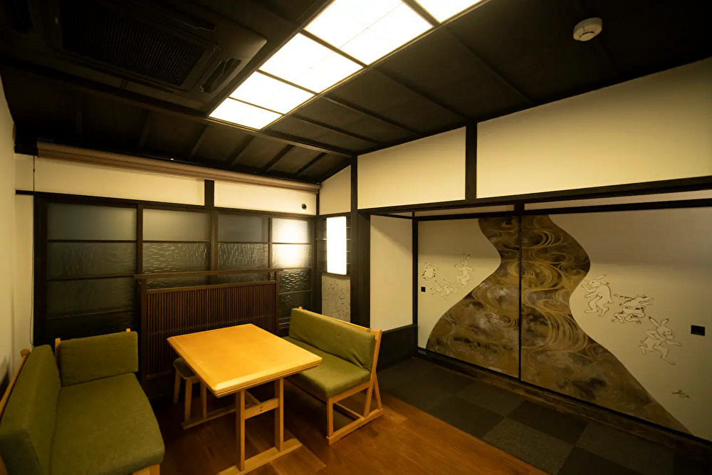 3．手描き襖絵が圧巻！鎌倉で古民家ステイ体験