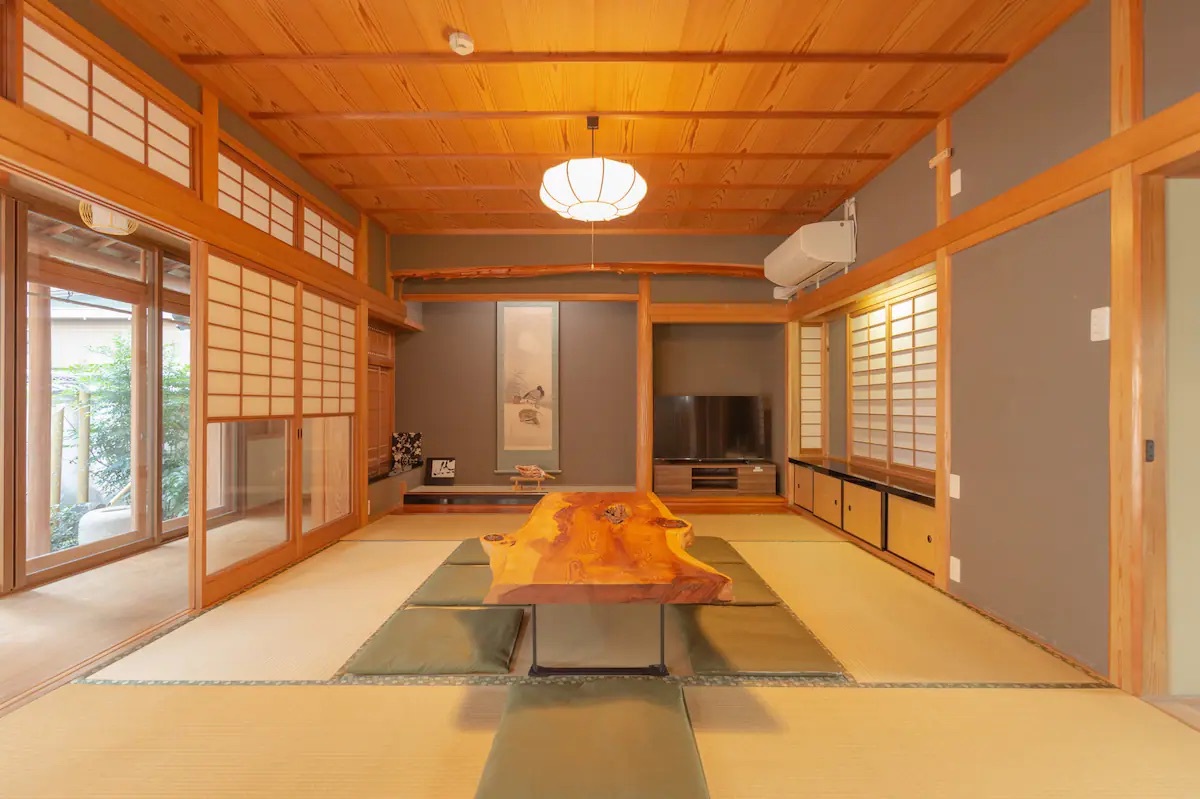 5．カラオケ＆シアタールーム完備！伝統的な日本家屋