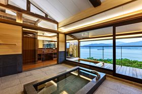 {ÂŘIVCtqɔ܂I߃zeE8I̋LTlC