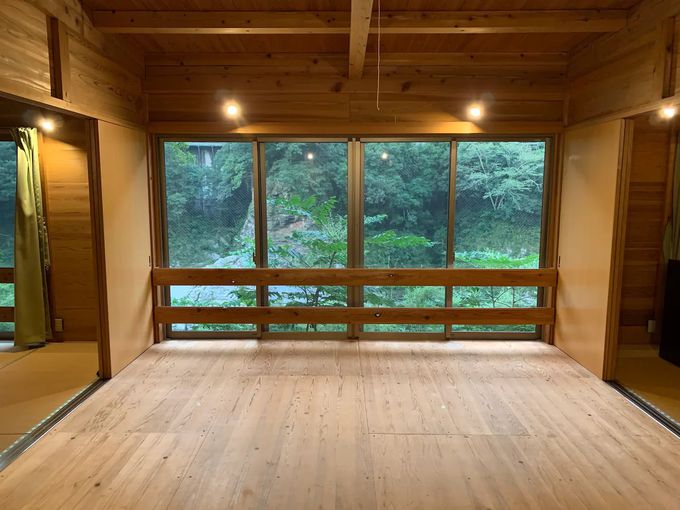 9�D�A�E�g�h�A�[���I���R�̒��̃��O�n�E�X�^�O�D�s