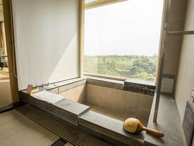 䒆̂ߍze10I qɂC`IVI̋LTlC