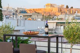 AelŖ悤IAirbnbŗ\ł邨13I̋LTlC